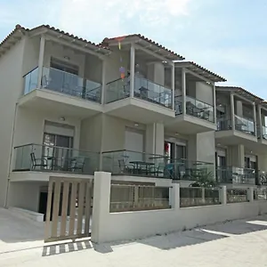 Apartment L G E Luxery, Pefkochori